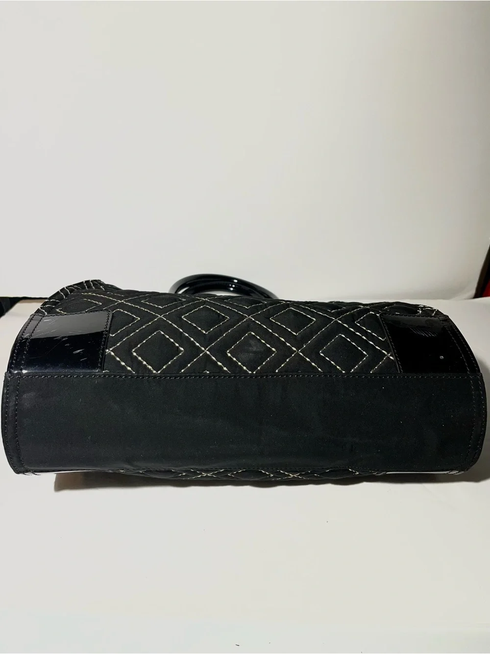 😍 Tory Burch Black Quilted Diamond Tote with Patent Trim. Scuff marks on corners